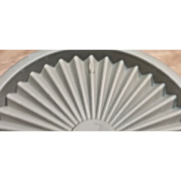 Vintage Tupperware Avocado Green Nesting Canisters With Matching Lids, Set Of 3 - Picture 4 of 16